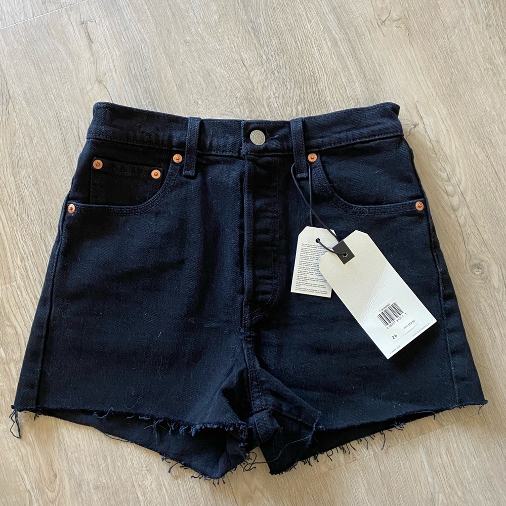 Levi’s Premium Ribcage Shorts 26 NWT